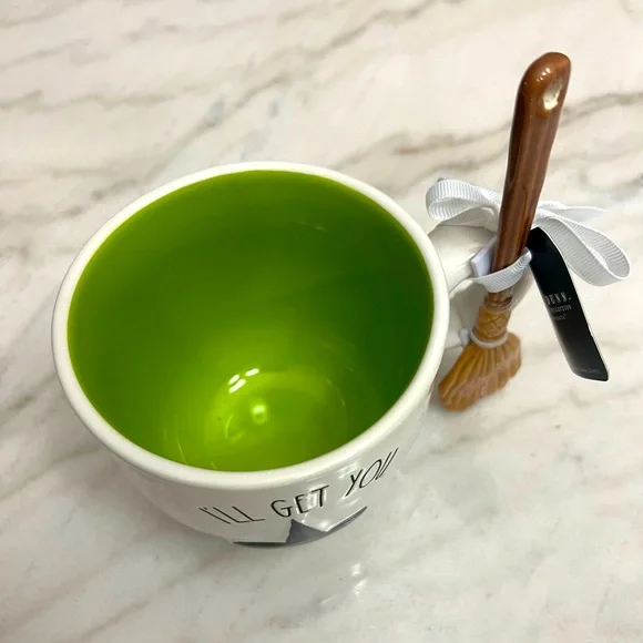 🧙 “I’ll get you my pretty” Rae Dunn Wizard of Oz witch hat mug.